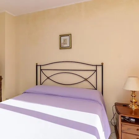 Little Rose Garden Apartment Aci Catena