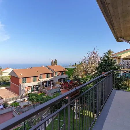 Little Rose Garden Apartment Aci Catena