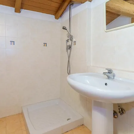 Apartment Little Rose Garden Aci Catena