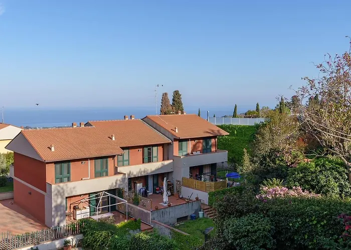 Little Rose Garden Apartmán Aci Catena